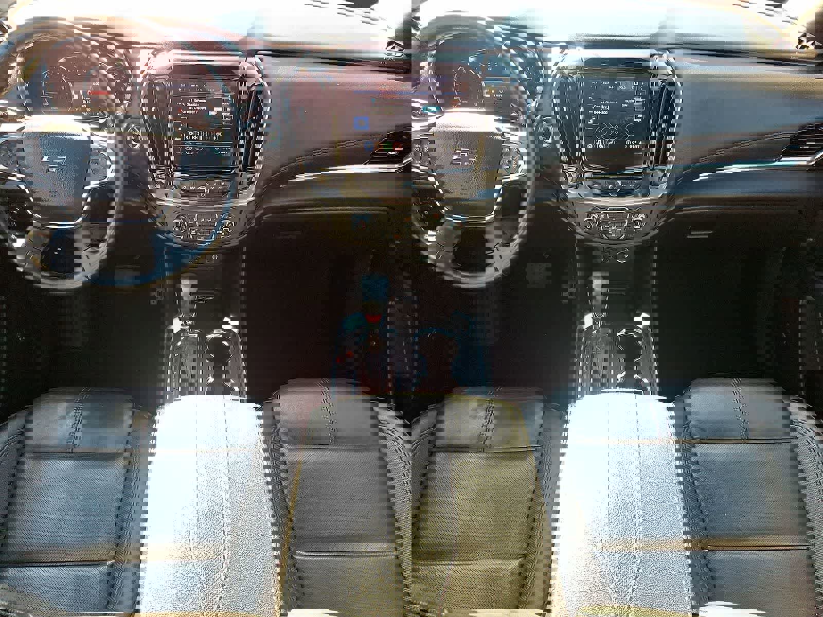 Used 2023 Chevrolet Traverse RS image 27