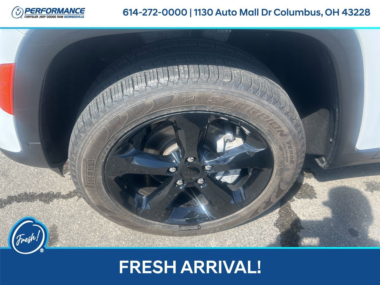 Used 2024 Jeep Grand Cherokee Limited w/ Black Appearance Package image 10