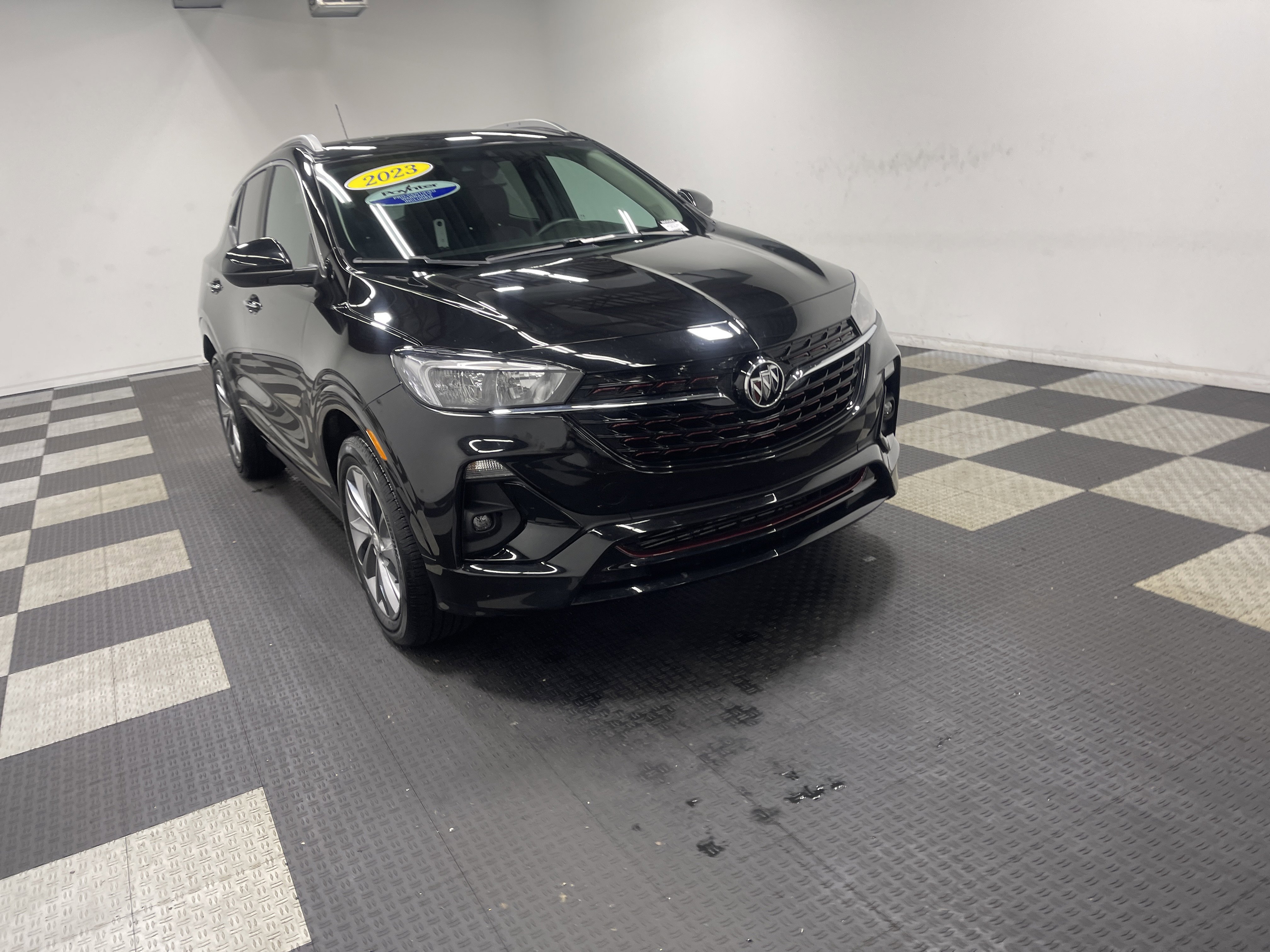 Used 2023 Buick Encore GX Select w/ Sport Touring Package image 6