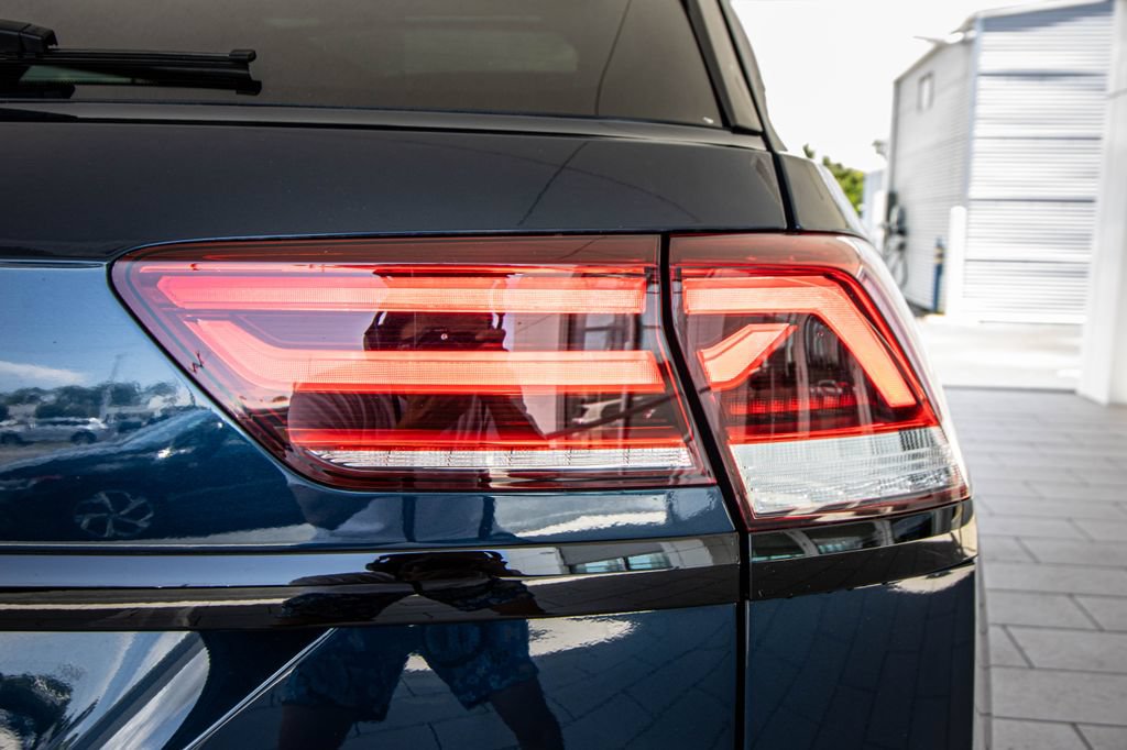 Used 2023 Volkswagen Atlas Cross Sport SEL R-Line AWD/4WD image 14