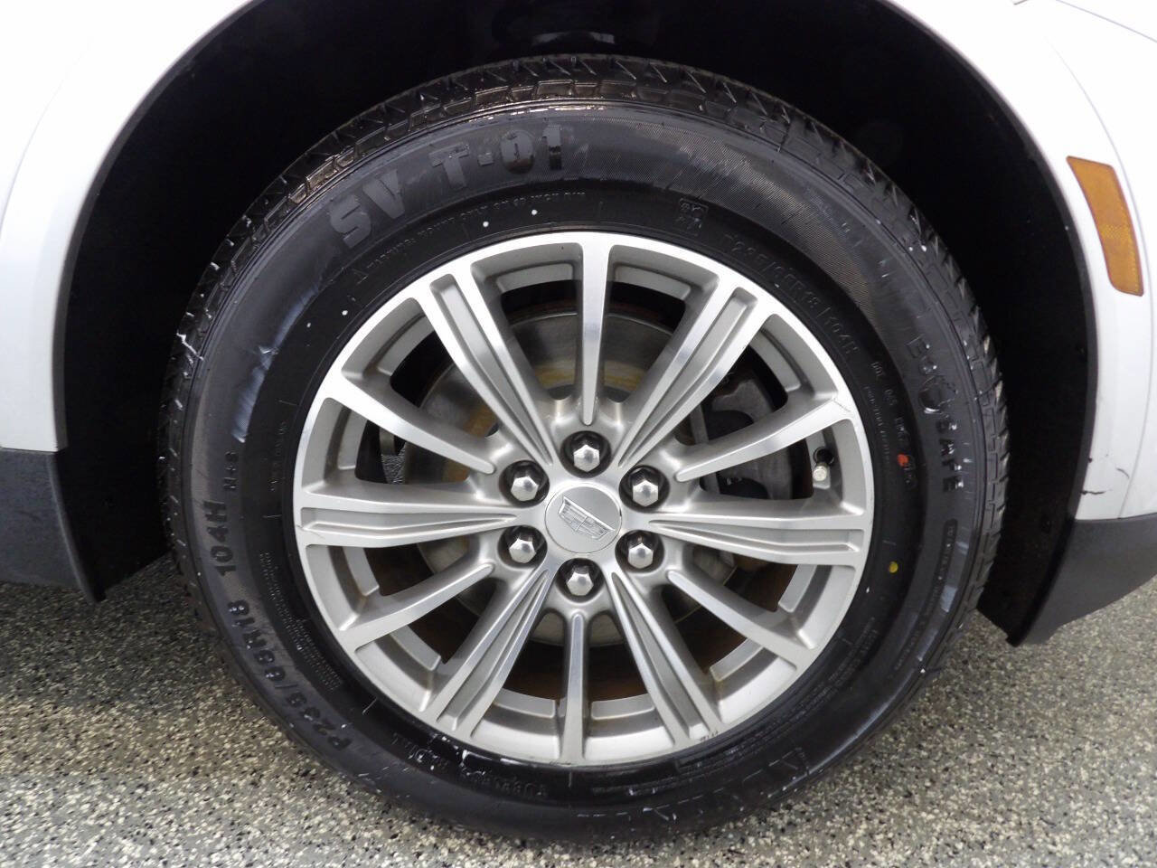 Used 2017 Cadillac XT5 Luxury w/ Driver Awareness Package AWD/4WD image 22