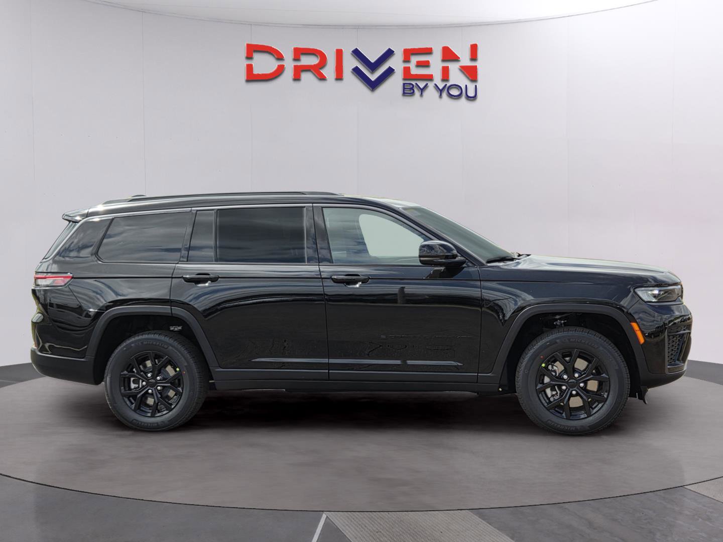 New 2026 Jeep Grand Cherokee L 2WD image 6