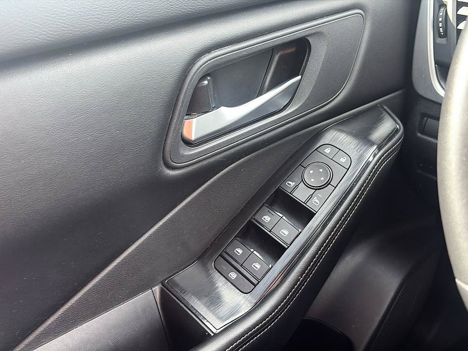 Certified 2025 Nissan Rogue SV AWD/4WD image 15