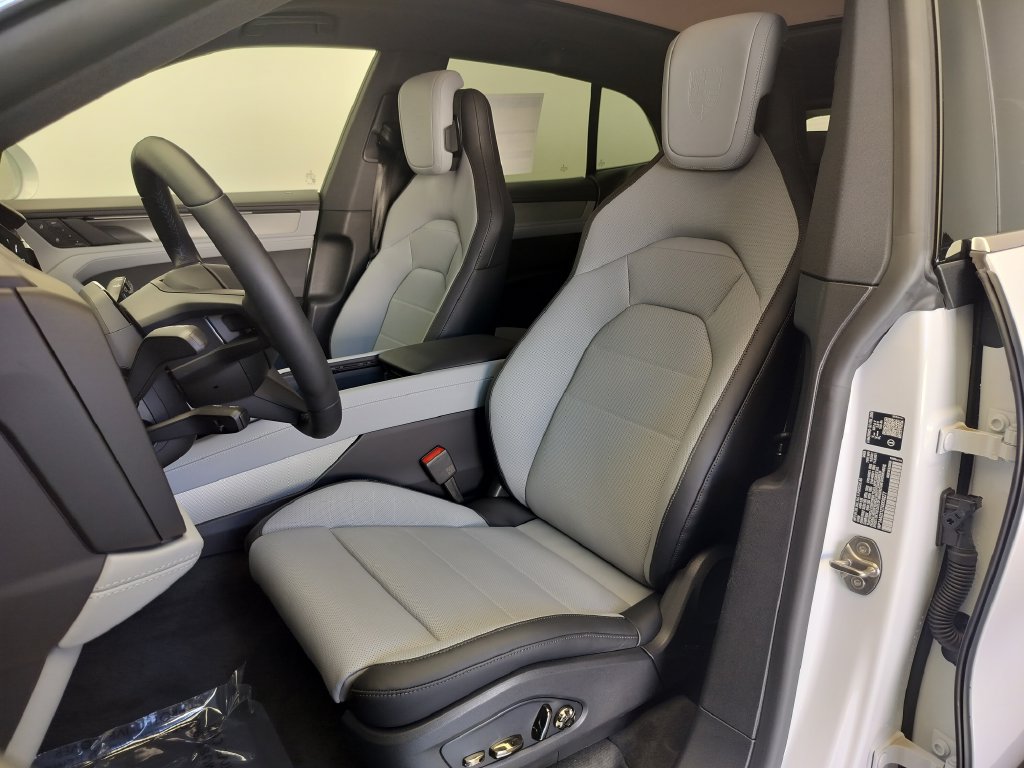 New 2026 Porsche Cayenne Electric AWD/4WD image 5