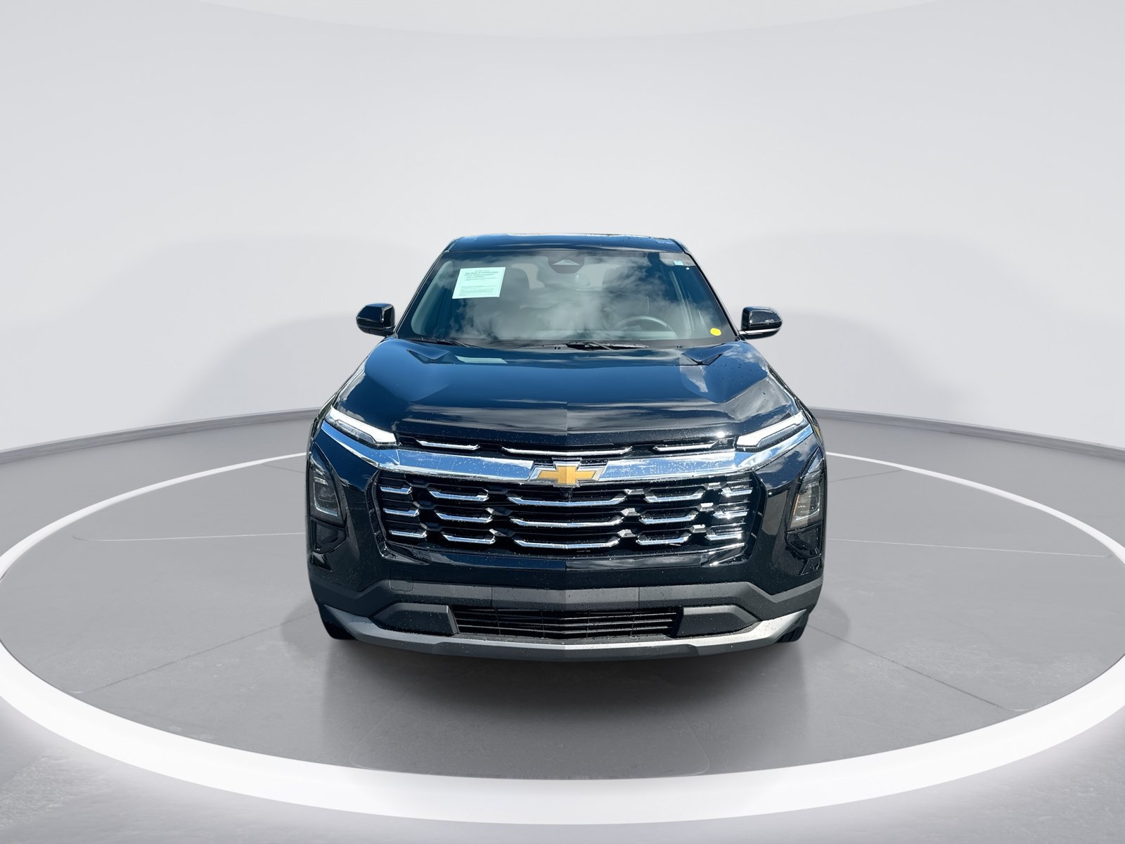 Used 2026 Chevrolet Equinox LT FWD image 3