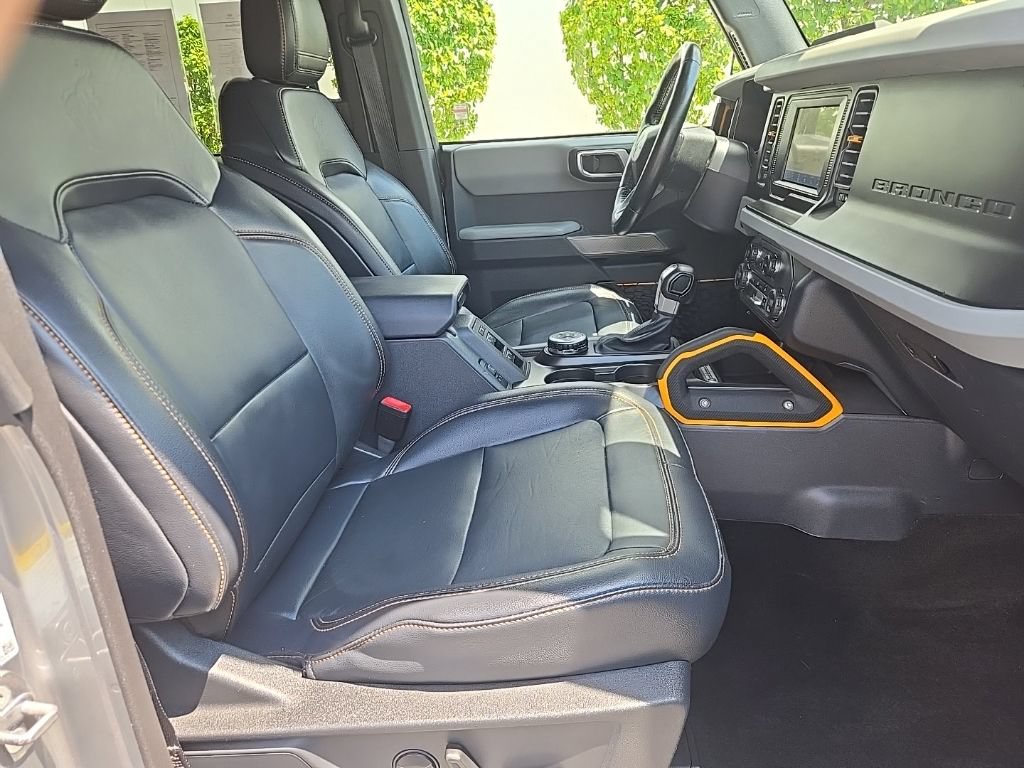 Used 2023 Ford Bronco Badlands w/ Sasquatch Package AWD/4WD image 32