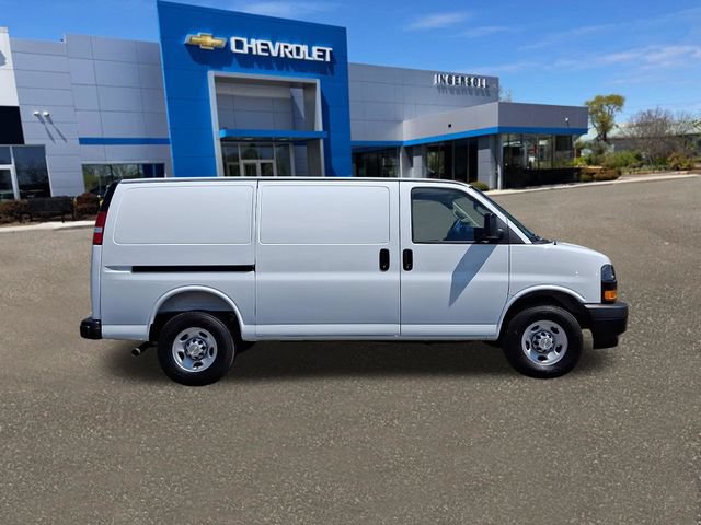 Used 2026 Chevrolet Express 3500 w/ Driver Convenience Package RWD image 27