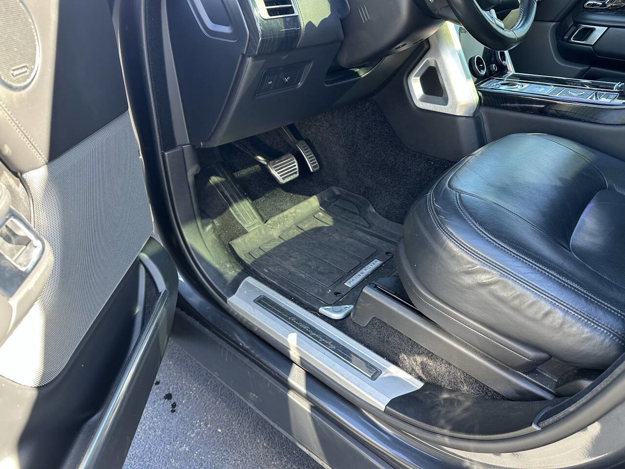 Used 2018 Land Rover Range Rover Autobiography image 23