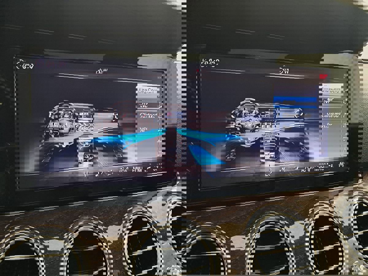 Used 2018 Mercedes-Benz E 400 4MATIC Sedan image 29