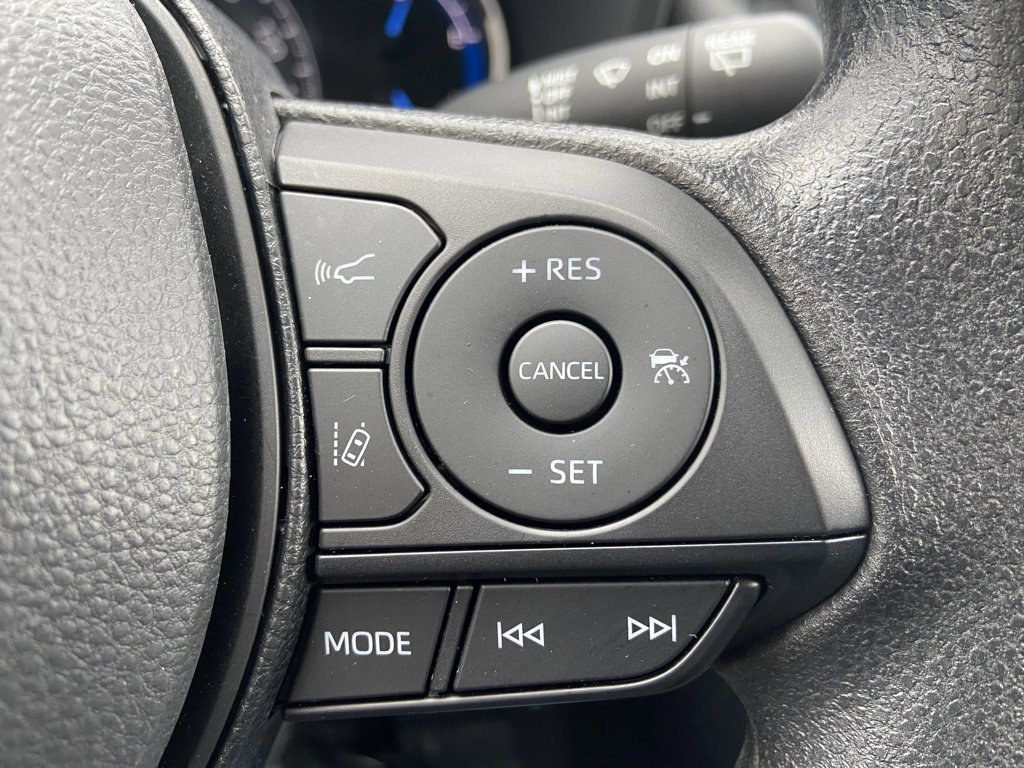 Used 2025 Toyota RAV4 LE image 13