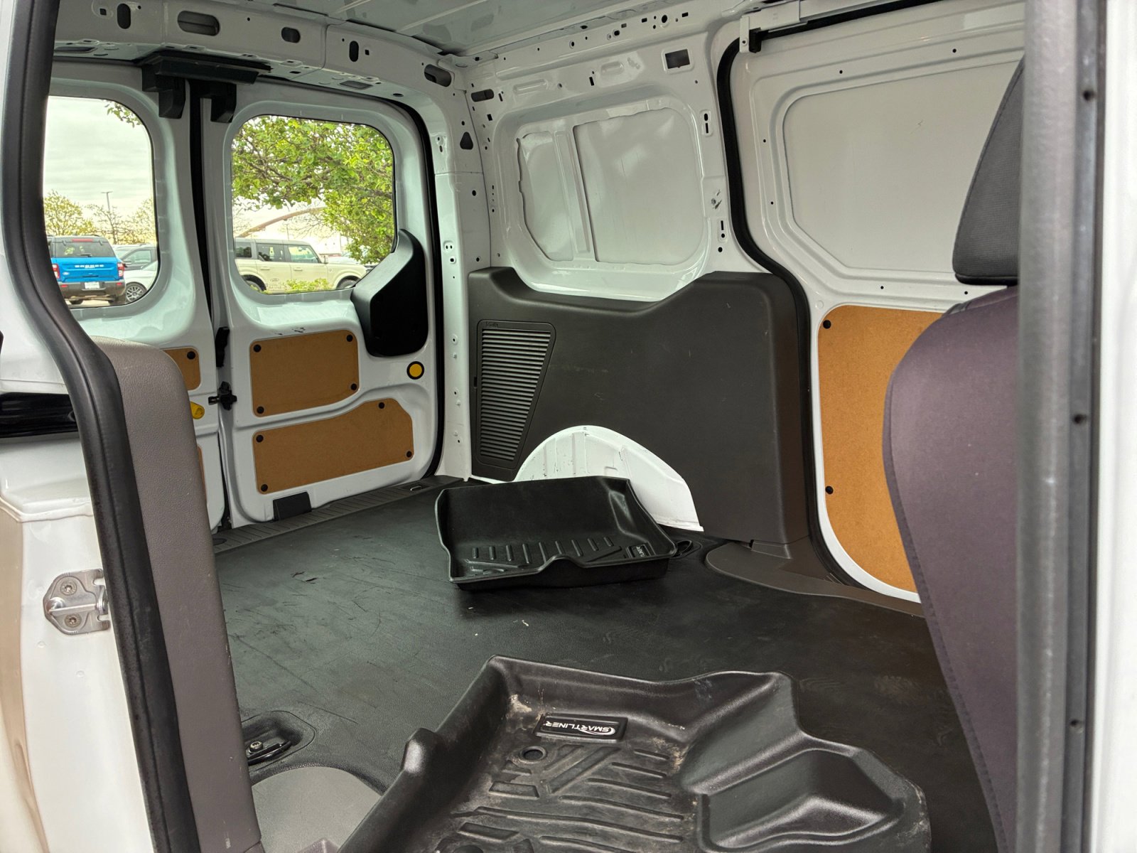 Certified 2020 Ford Transit Connect XL image 18