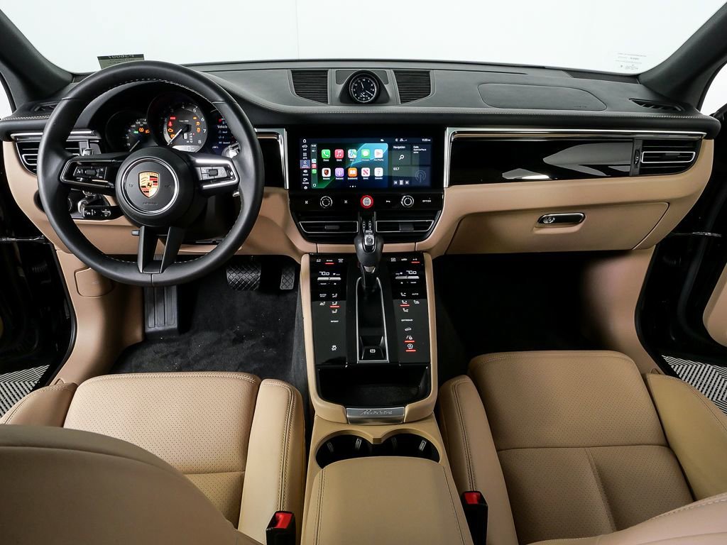 Certified 2023 Porsche Macan Turbo AWD/4WD image 20