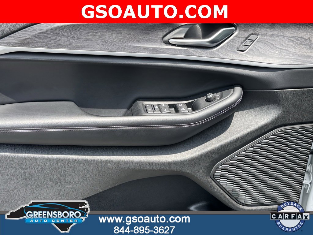 Used 2023 Jeep Grand Cherokee Limited image 12