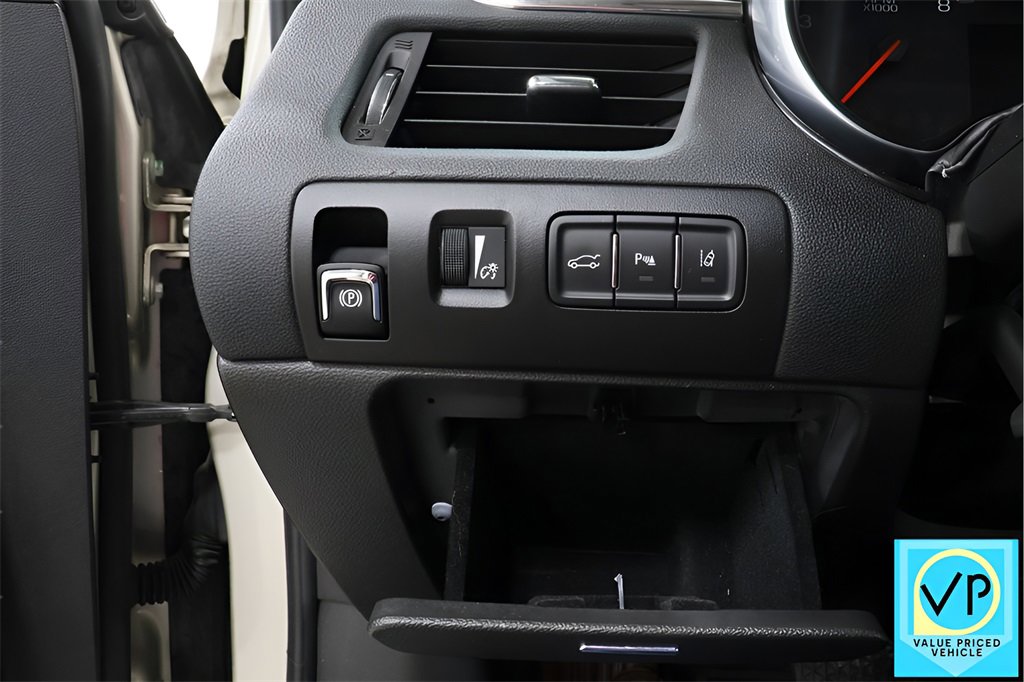 Used 2014 Chevrolet Impala LT w/ Convenience Package image 16