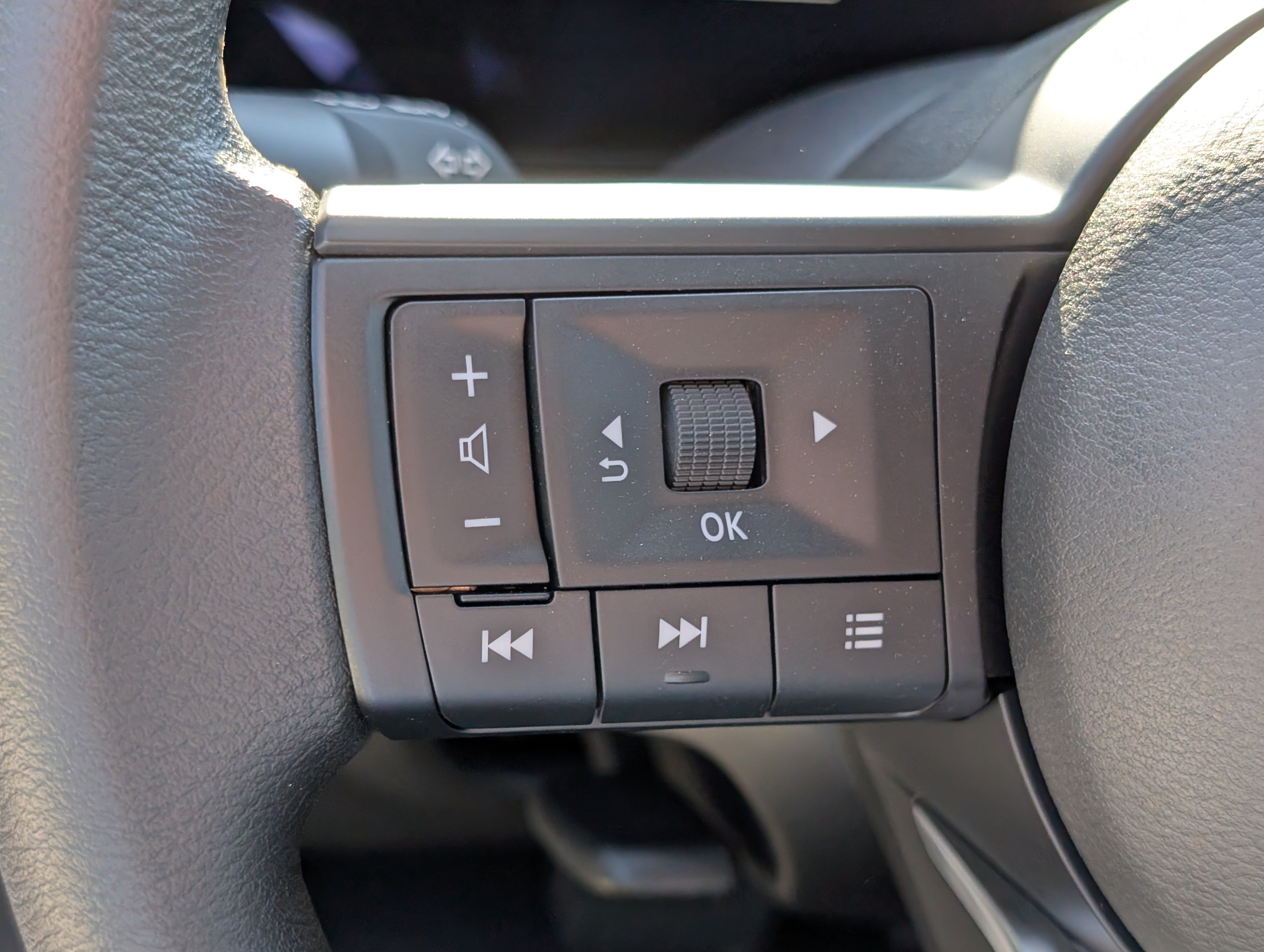New 2027 Nissan Kicks SV w/ SV Premium Package AWD/4WD image 15