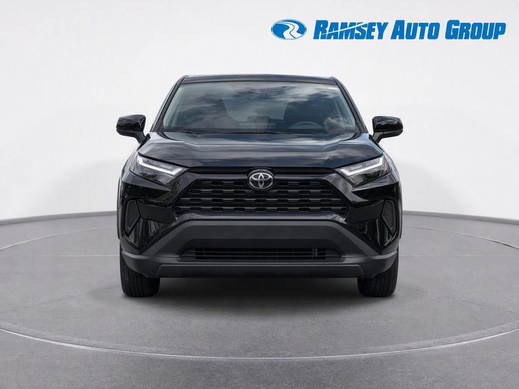 Used 2023 Toyota RAV4 LE AWD/4WD image 5