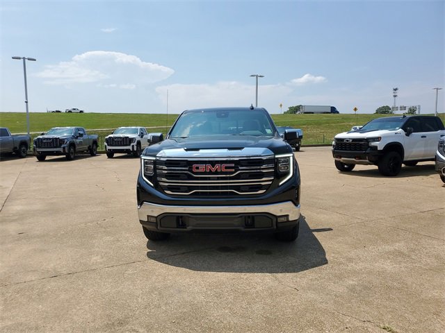 New 2026 GMC Sierra 1500 SLT image 2