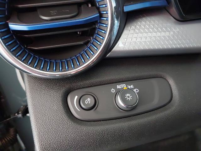 New 2026 Chevrolet Trax LT w/ LT Convenience Package FWD image 23