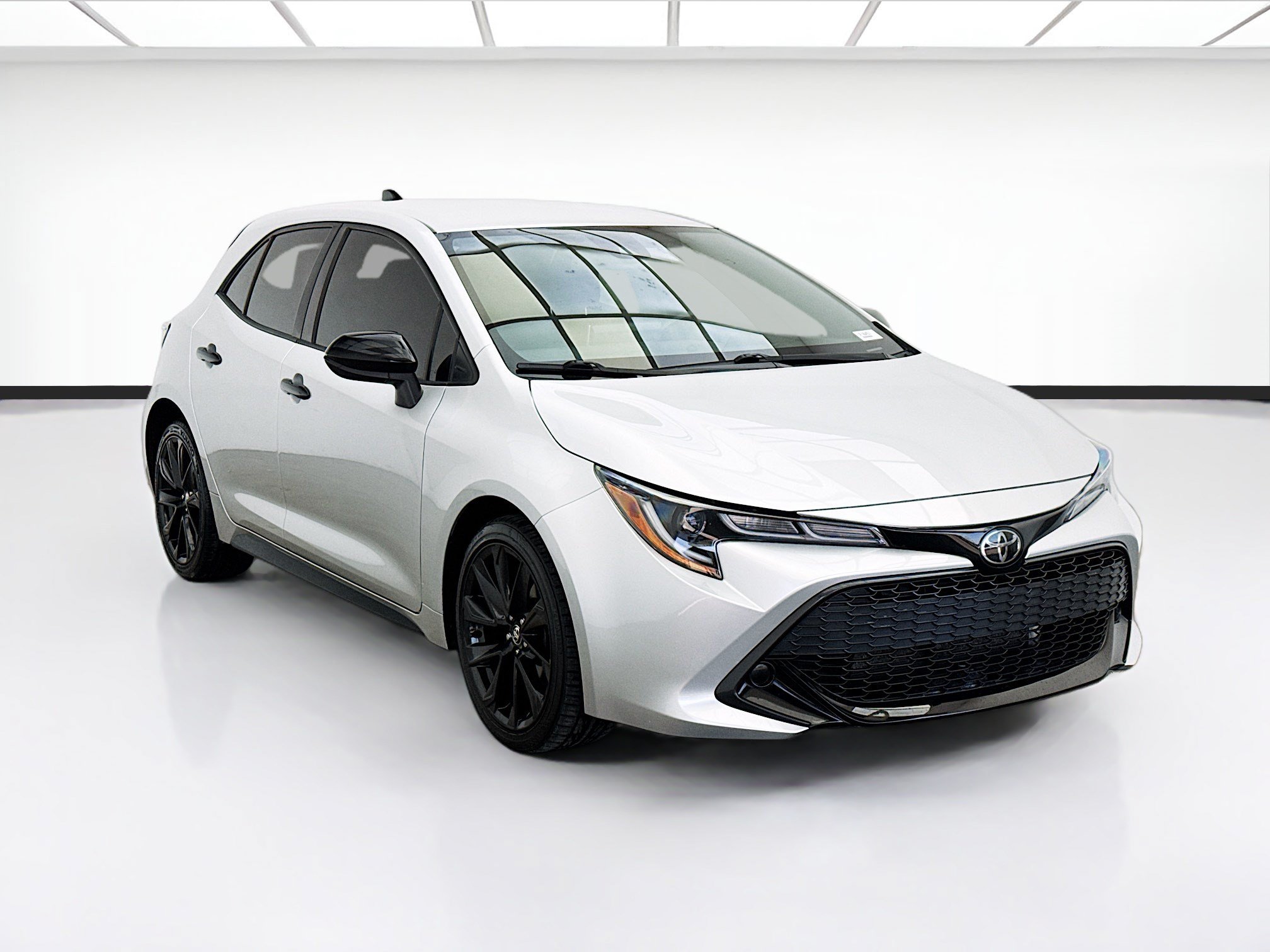 Used 2022 Toyota Corolla SE w/ Carpet Mat Package (TMS) FWD image 3
