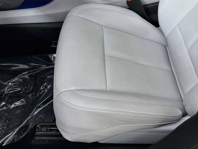 Used 2025 Cadillac Optiq Luxury 1 AWD/4WD image 21