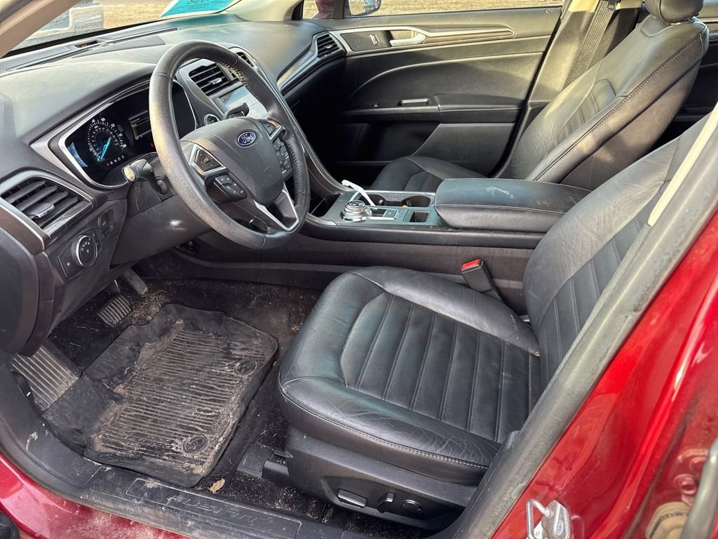 Used 2017 Ford Fusion SE w/ Fusion SE Technology Package image 5