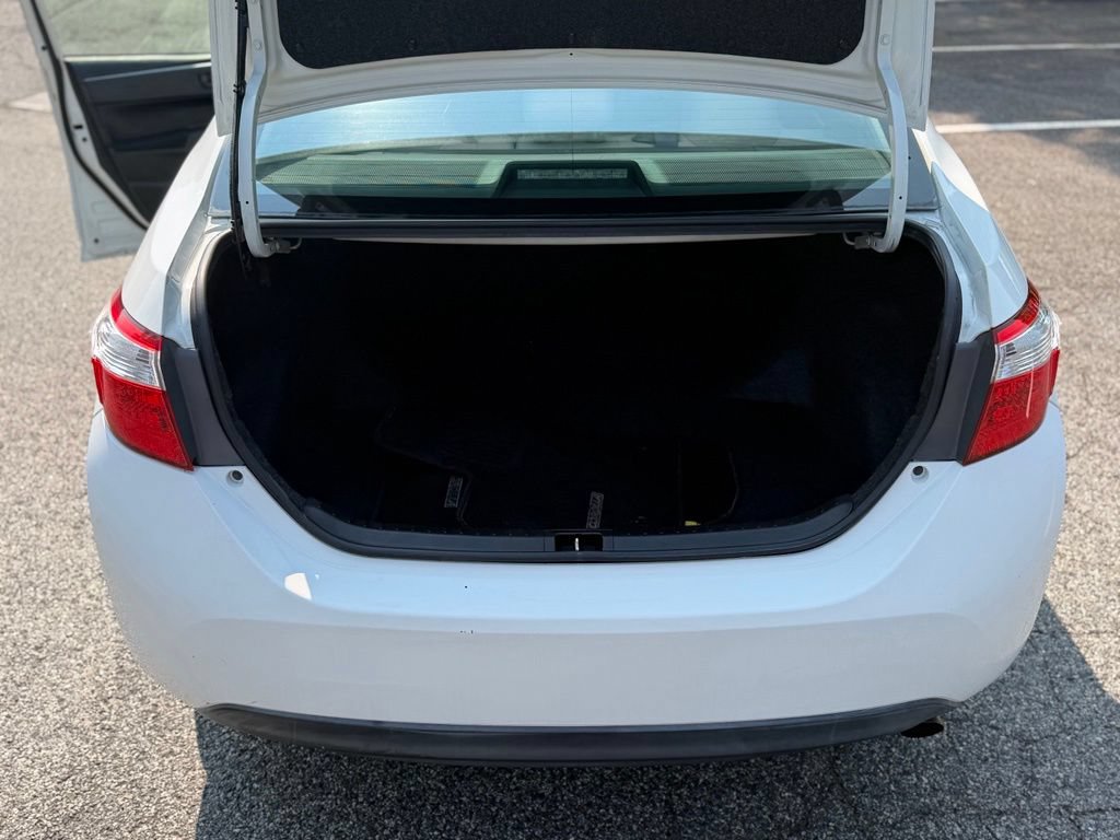 Used 2015 Toyota Corolla L FWD image 9