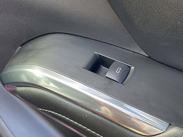 Certified 2025 Chevrolet Traverse LT w/ LPO, Floor Liner Package image 10