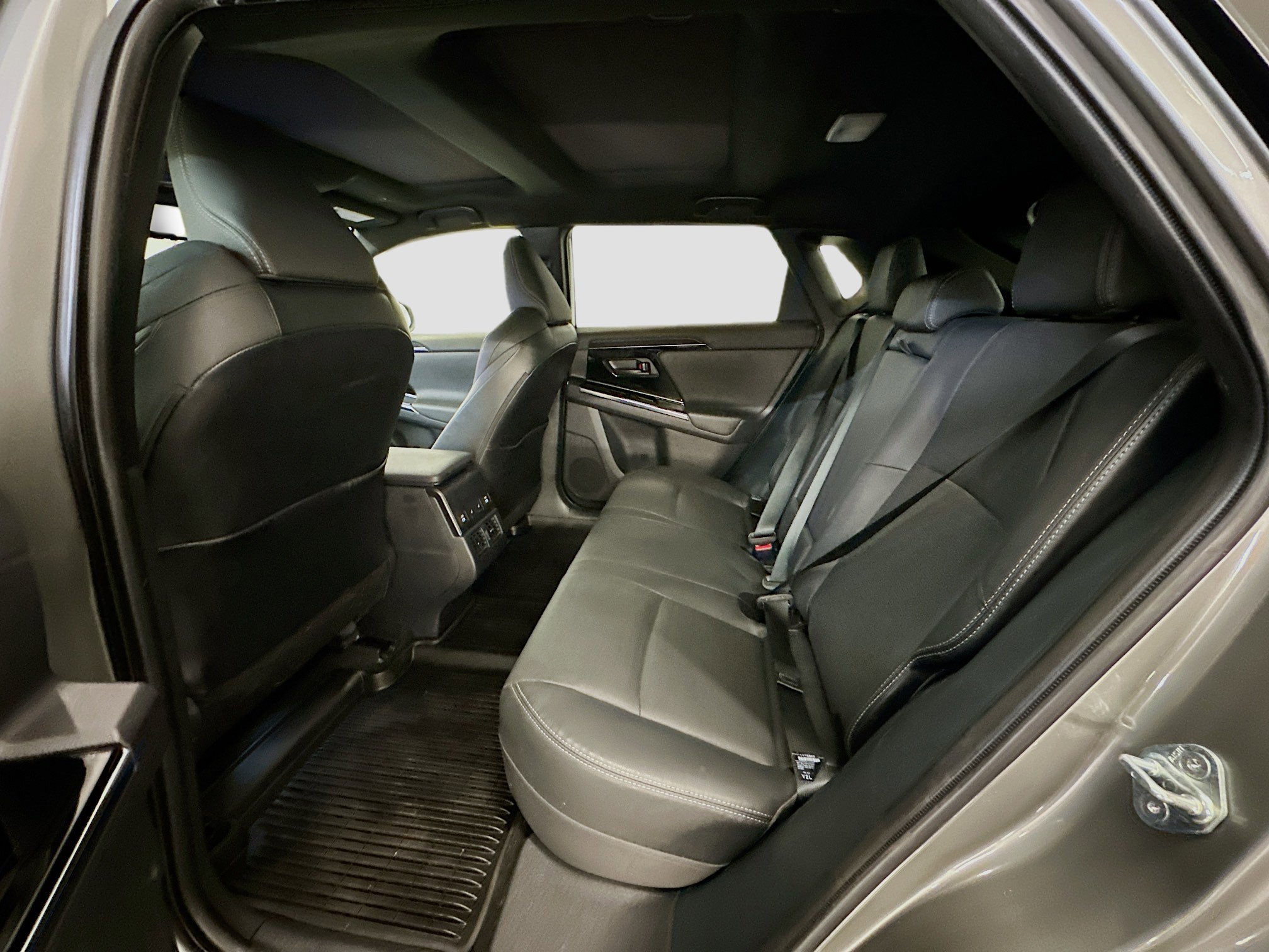 Used 2023 Toyota bZ4X Limited w/ Weather Package AWD/4WD image 30