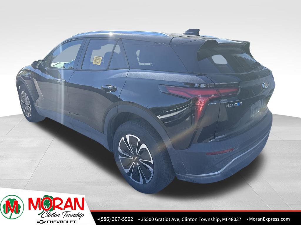 Used 2024 Chevrolet Blazer EV LT AWD/4WD image 3