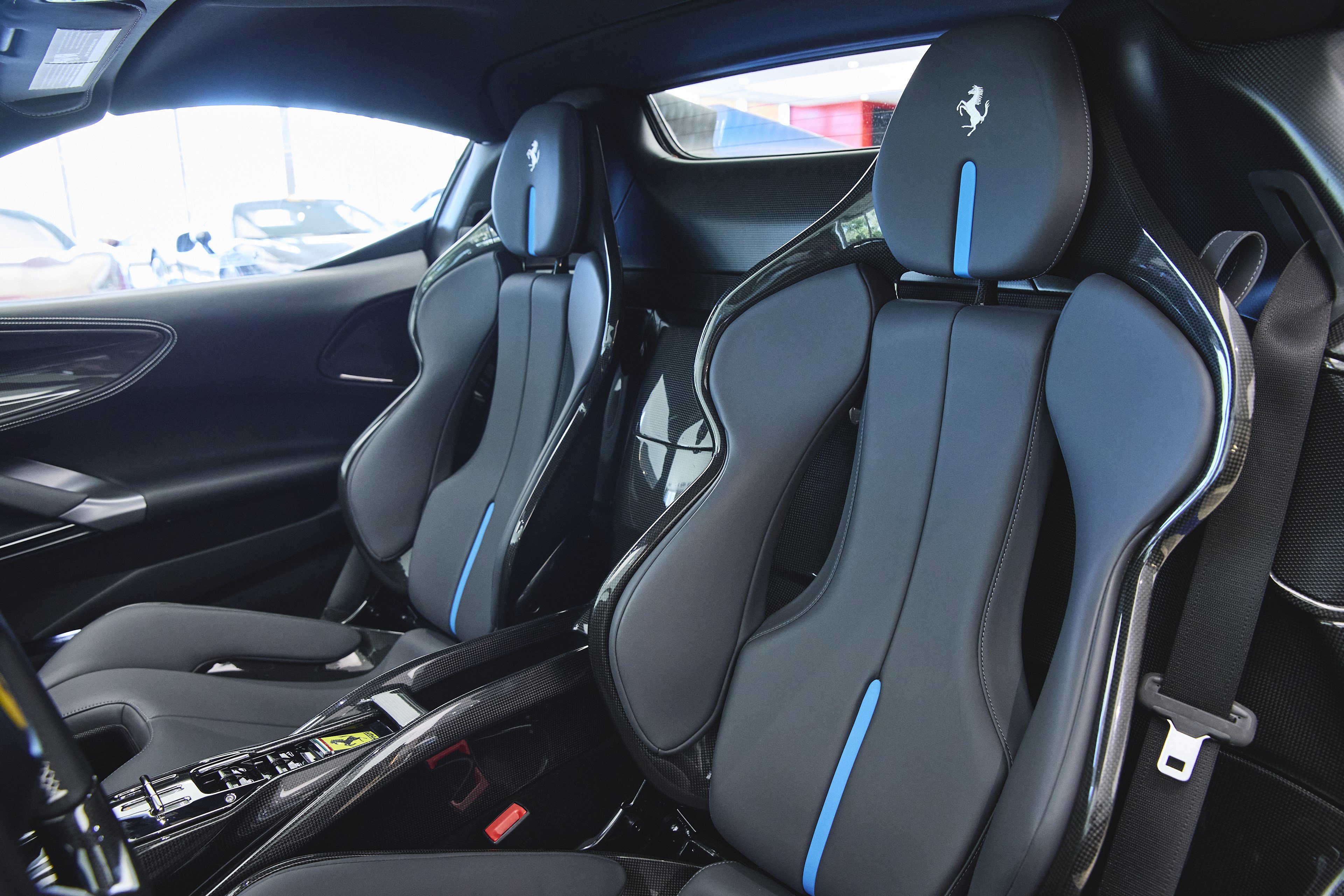 Used 2023 Ferrari SF90 Spider image 34