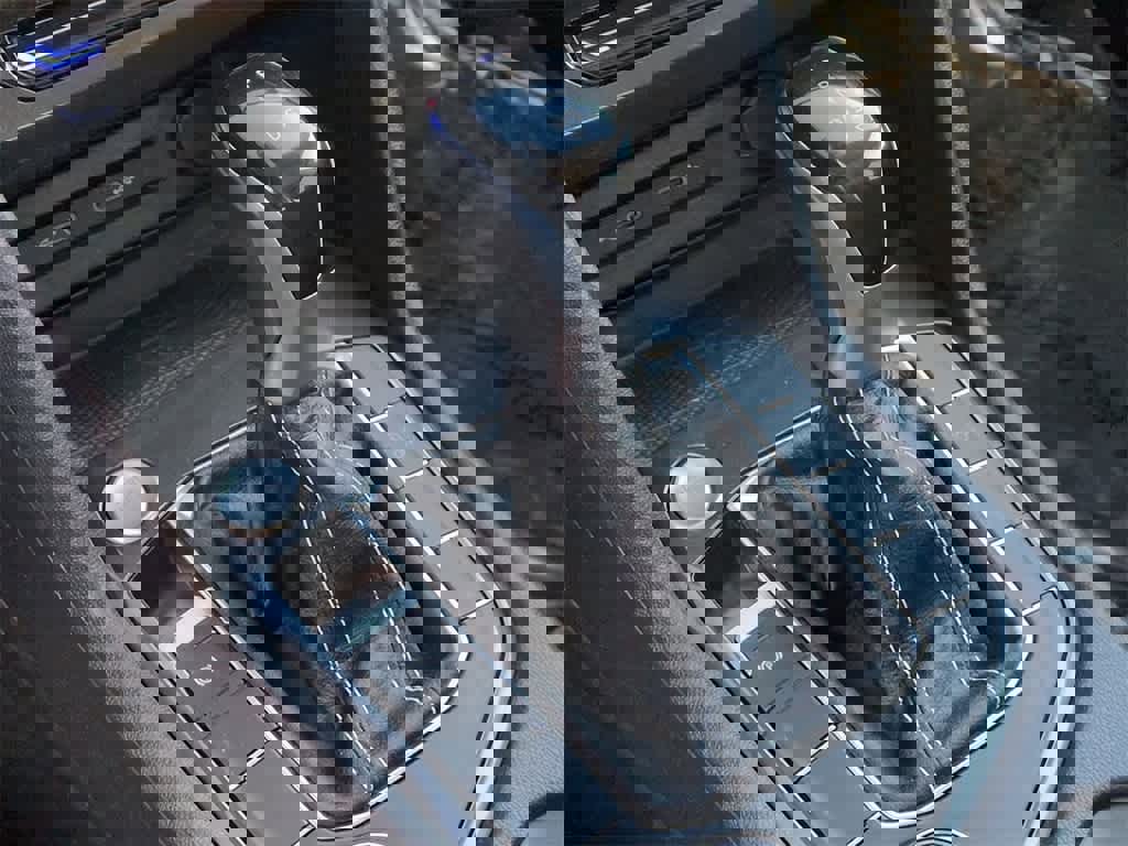 Used 2022 Volkswagen Tiguan SE image 34