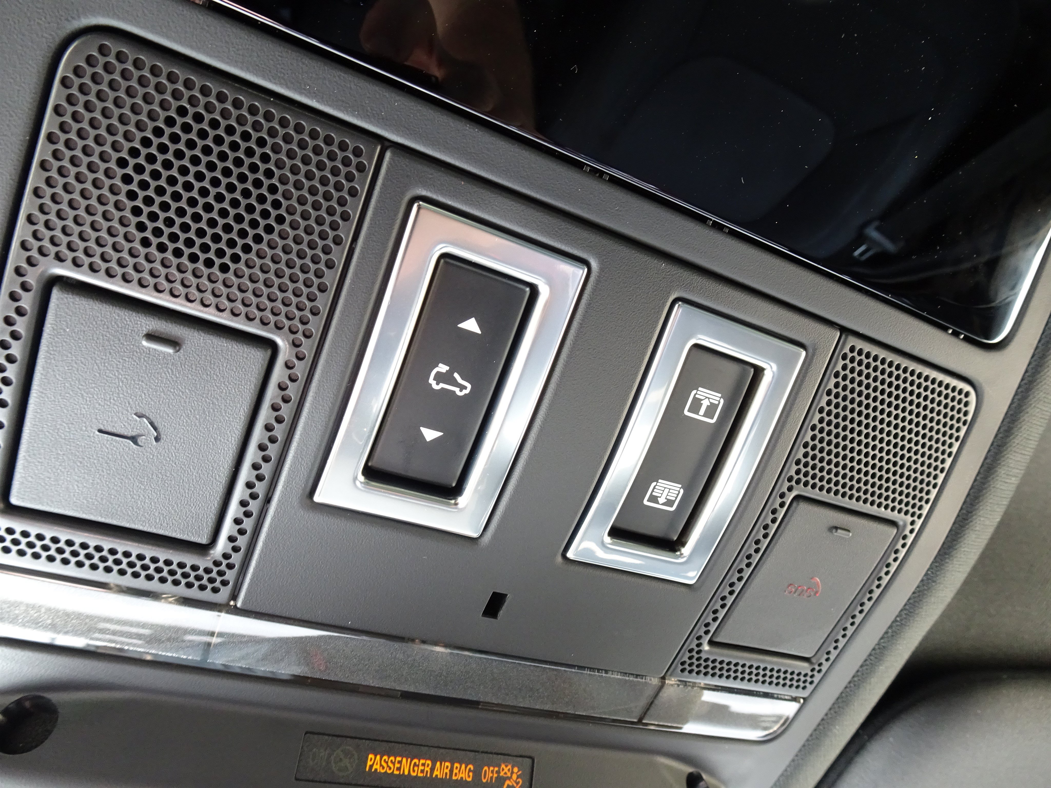 New 2026 Land Rover Defender 110 S AWD/4WD image 29