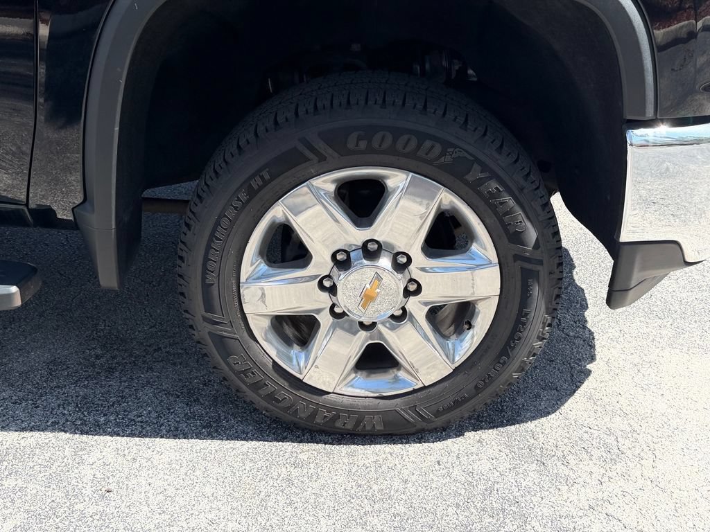 Used 2022 Chevrolet Silverado 2500 LTZ w/ LTZ Convenience Package RWD image 9
