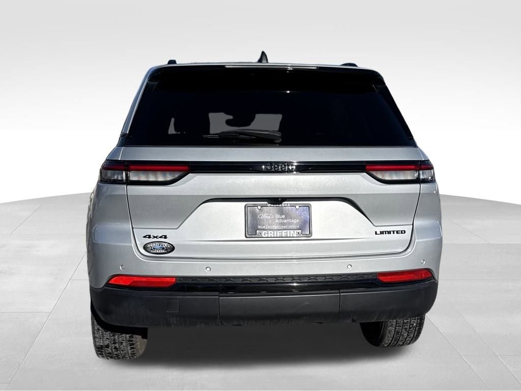 Used 2024 Jeep Grand Cherokee Limited w/ Black Appearance Package image 6