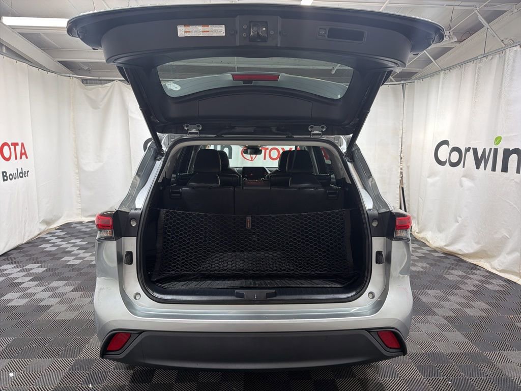 Used 2023 Toyota Highlander XLE image 17