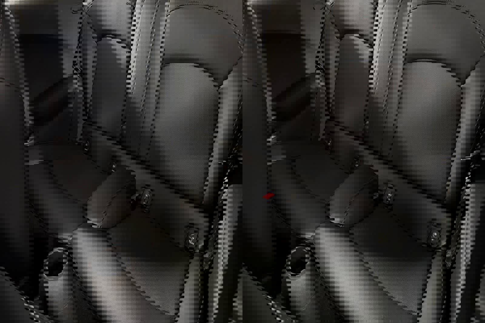 Used 2016 MINI Cooper 2-Door Hardtop image 4