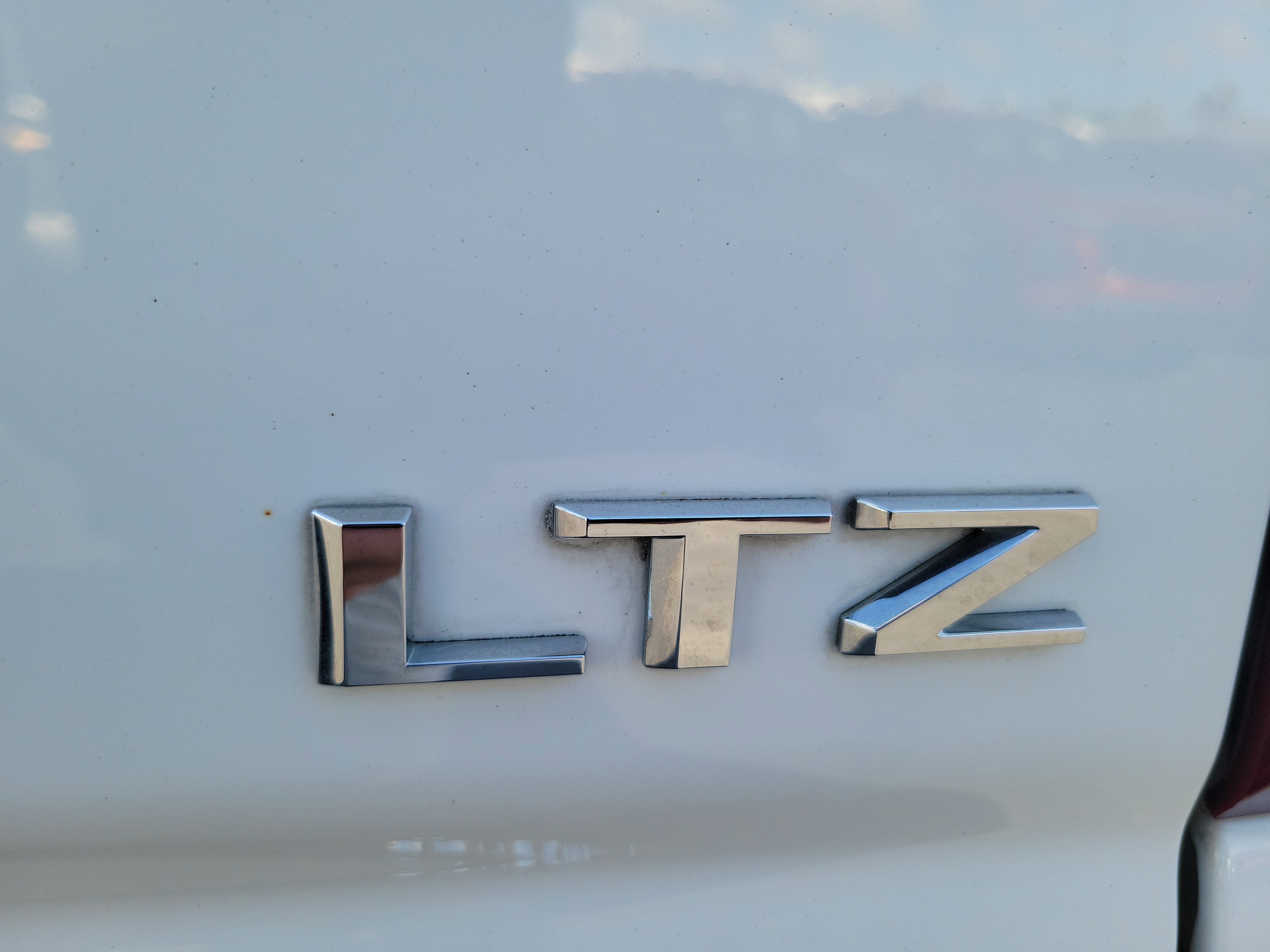 Used 2021 Chevrolet Silverado 1500 LTZ w/ LTZ Convenience Package II AWD/4WD image 5