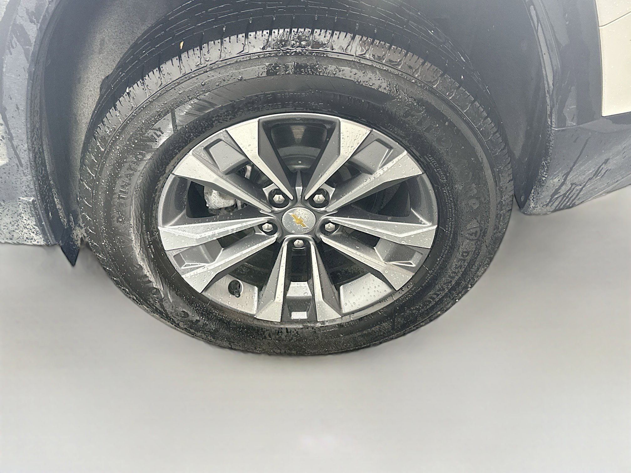 Used 2025 Chevrolet Equinox LT image 11