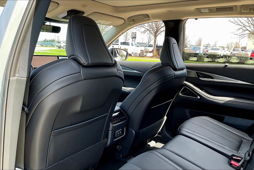 Certified 2026 INFINITI QX60 Luxe w/ Cargo Package image 31