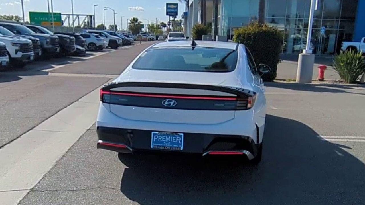 Used 2025 Hyundai Sonata SEL FWD image 7