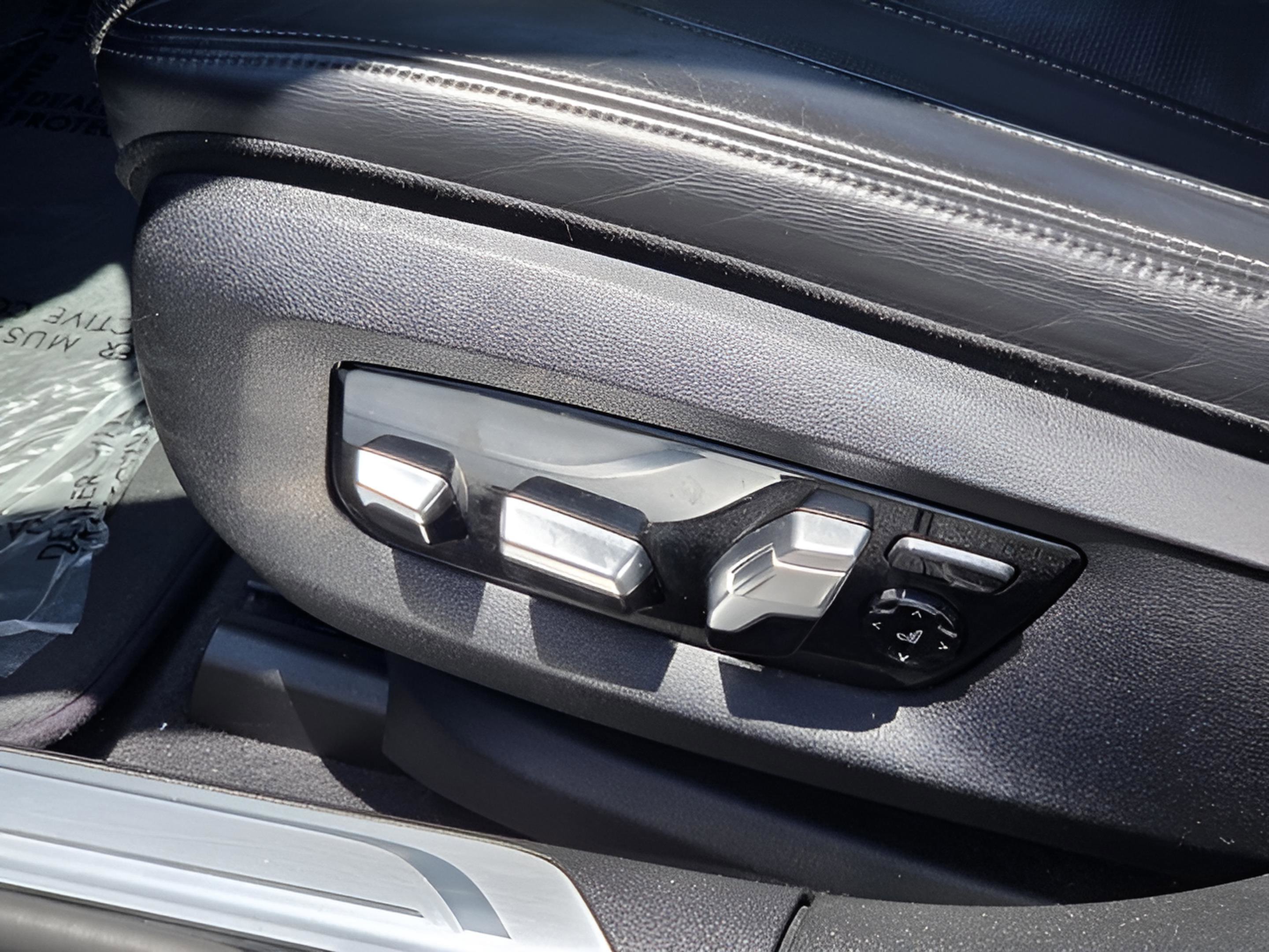 Used 2020 BMW 740i RWD image 11