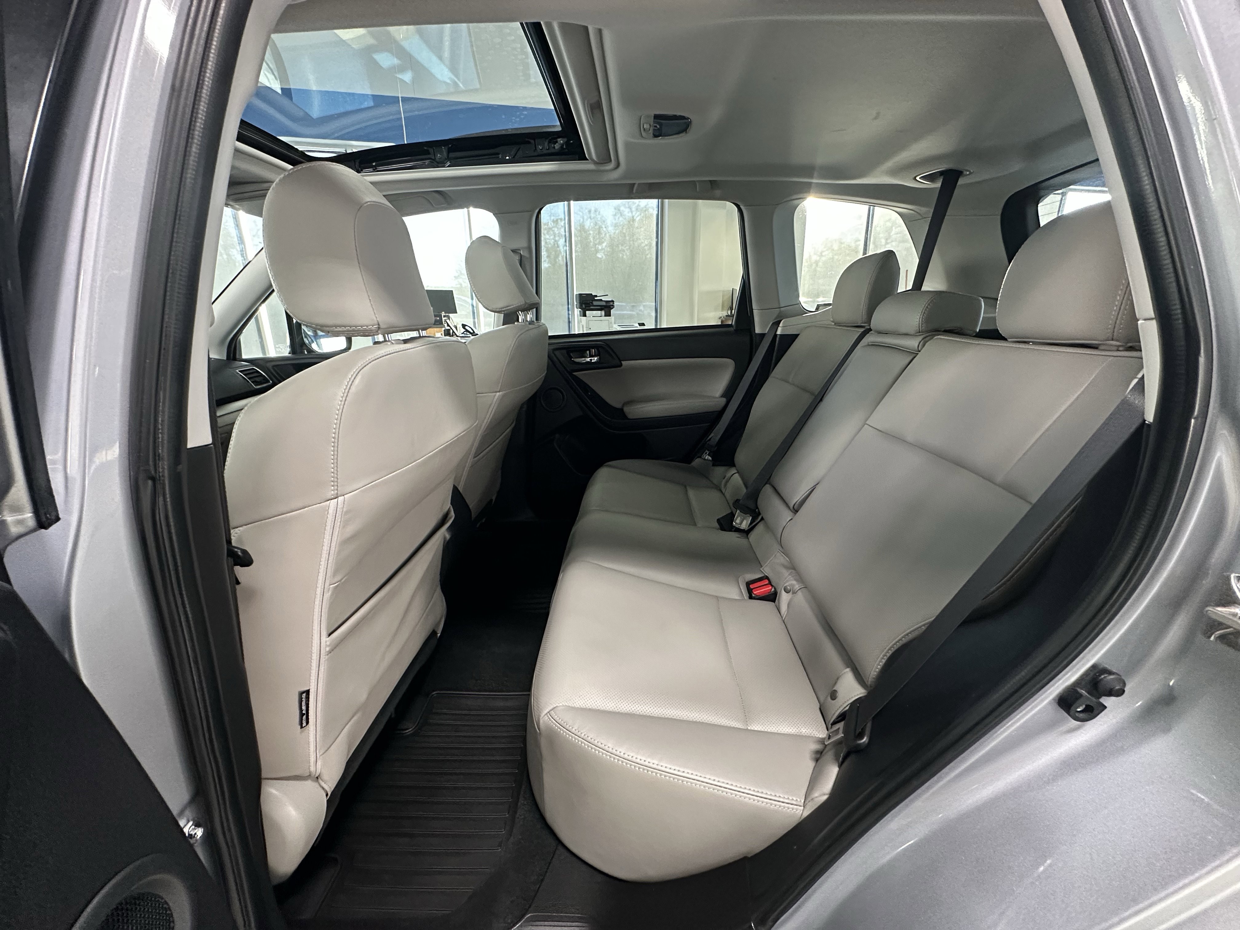 Used 2016 Subaru Forester 2.5i Touring w/ Eyesight & Navigation System AWD/4WD image 19