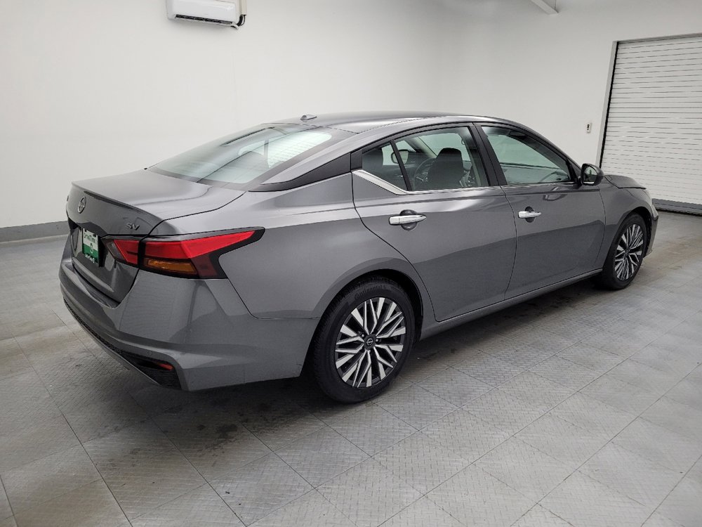Used 2024 Nissan Altima 2.5 SV image 10