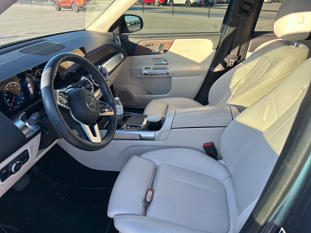 Used 2023 Mercedes-Benz GLB 250 4MATIC image 2