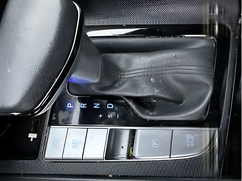 Used 2023 Hyundai Elantra SEL w/ Convenience Package image 24