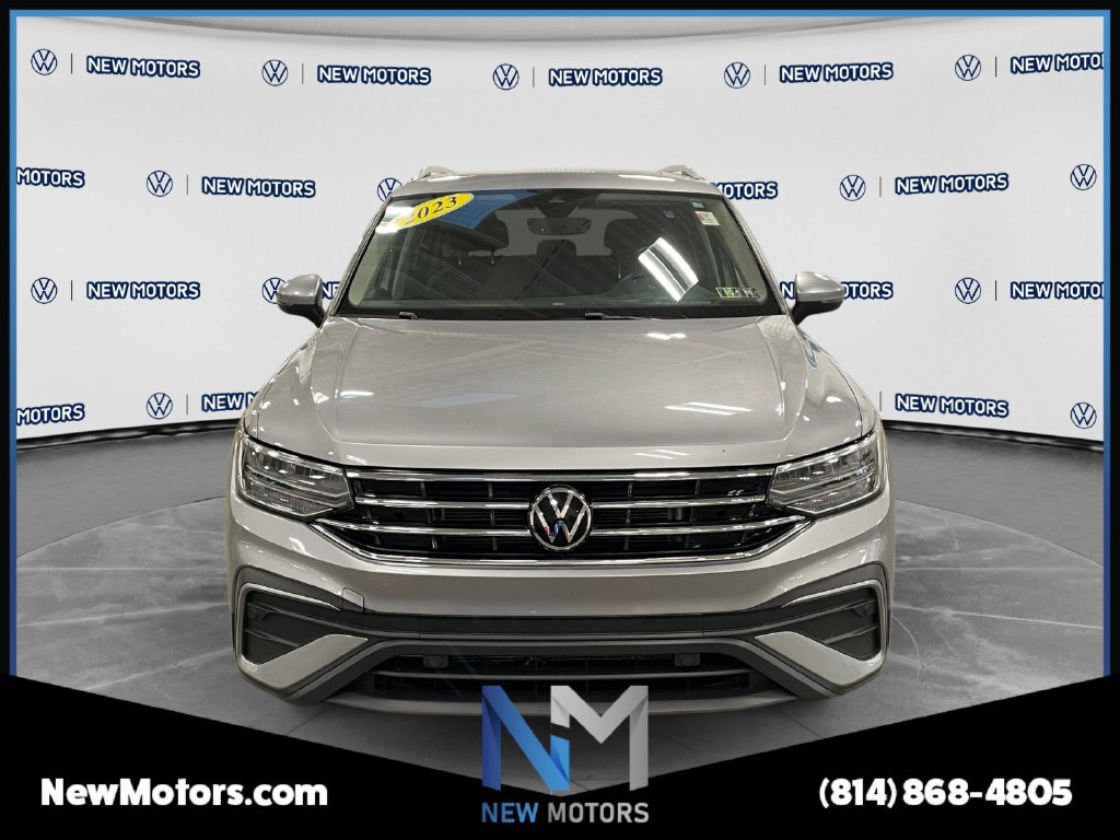 Used 2023 Volkswagen Tiguan SE w/ Panoramic Sunroof Package AWD/4WD image 9
