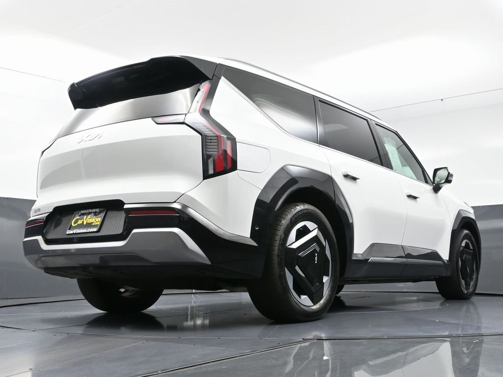 Used 2024 Kia EV9 Land image 56