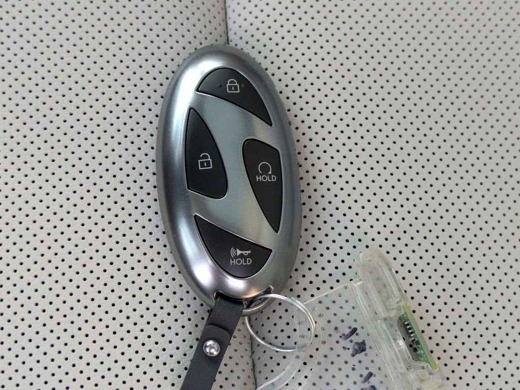 New 2025 Hyundai Tucson Limited image 30