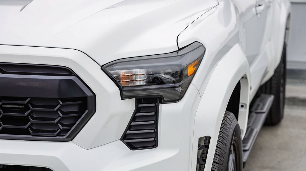 Used 2025 Toyota Tacoma TRD Sport RWD image 5