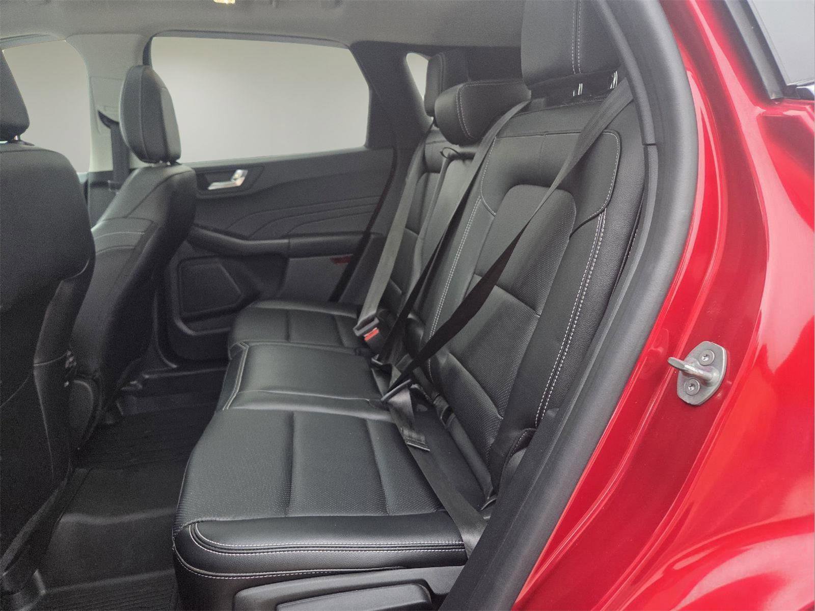 Used 2022 Ford Escape Titanium w/ Class II Trailer Tow Package image 25